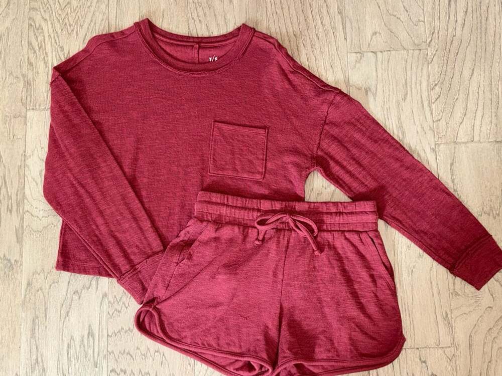 T/S by Thrive Long Sleeve Top and Shorts Lounge Set Size S Red